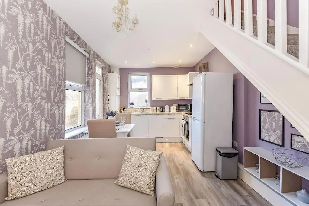 Modern Two-Level Apartment In Pontcanna カーディフ イギリス