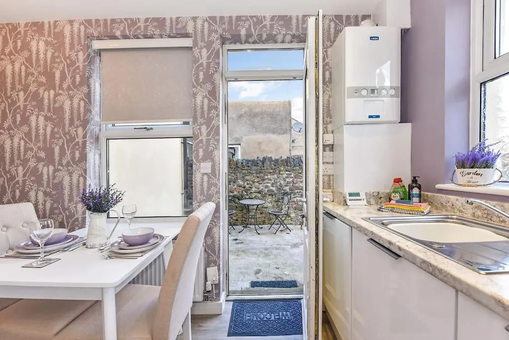 Modern Two-Level Apartment In Pontcanna カーディフ イギリス
