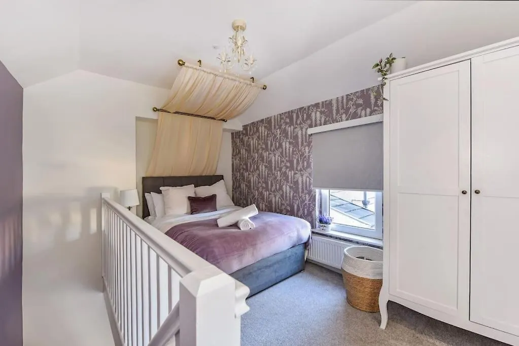 Modern Two-Level Apartment In Pontcanna カーディフ イギリス