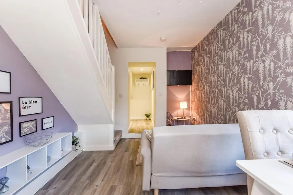 Modern Two-Level Apartment In Pontcanna カーディフ